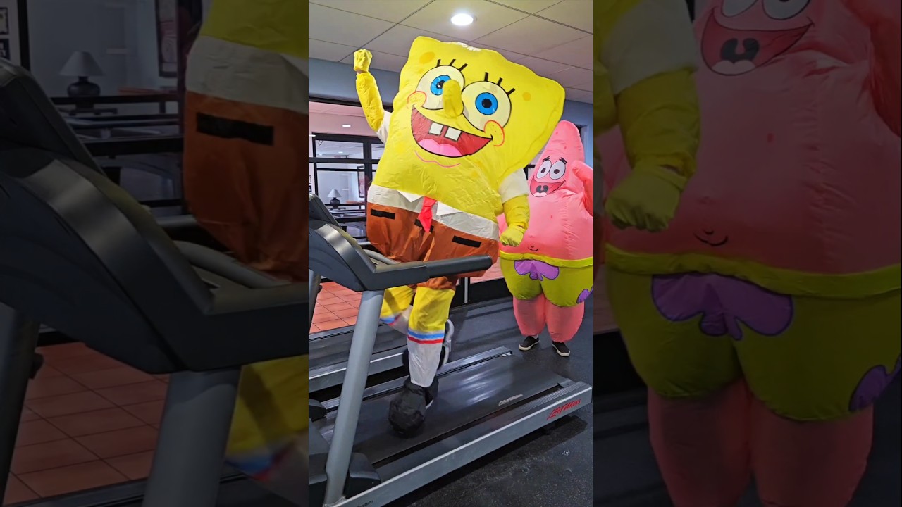 НАДУВНЫЕ КОСТЮМЫ с использованием БЕГОВОЙ ДОРОЖКИ!! #шорты 🎈🏃🏻&zwj;♂️