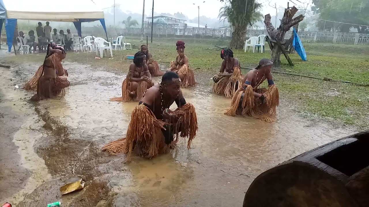 groupe de danse traditionnelle : elate meyong de bitam