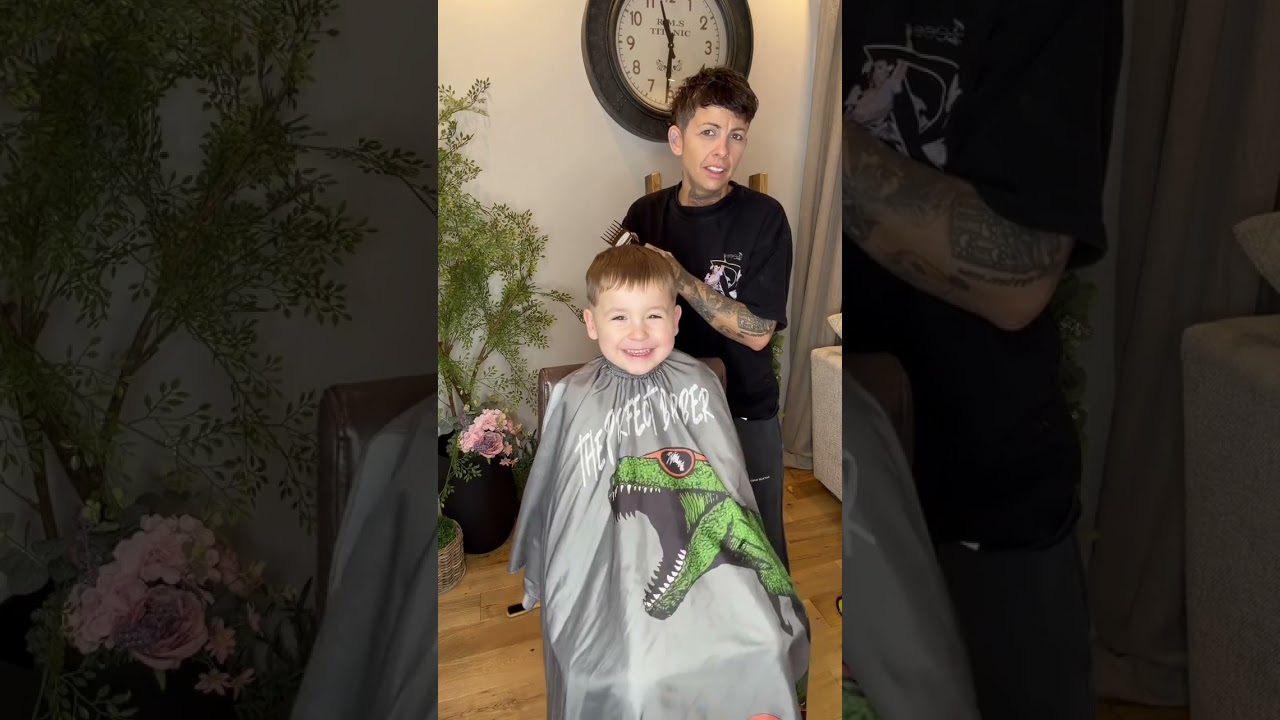 Mum mums barber chats with Hudson..Do you like his George haircut haha