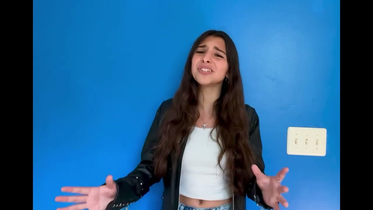 Sophia Rita Sings 🎸 “Little Queen”  @thebandheart