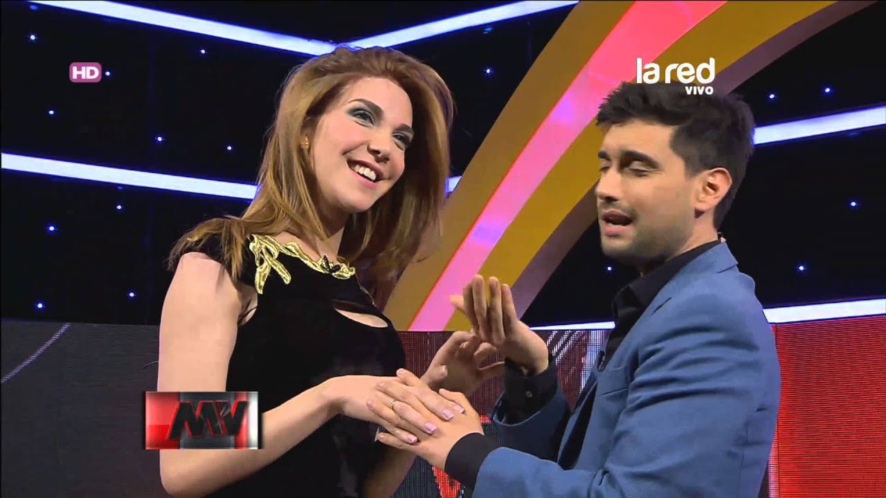 El piquito entre Ignacio Franzani y la escort trans Alicia Vial