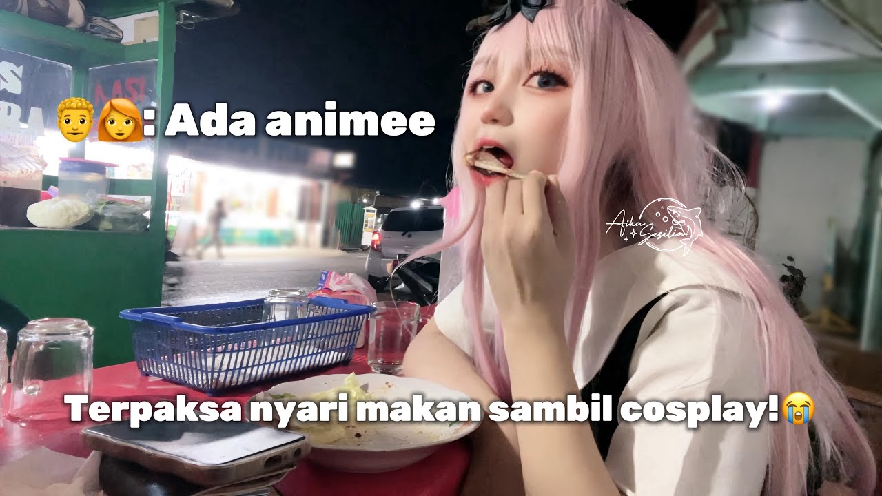 ANIME PERNAH MAKAN DI SINI AUTO RAMAI YANG BELI! | COSPLAY IN PUBLIC | Aika VLOG #4