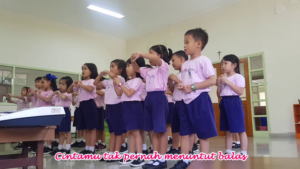 TK ST Ursula BSD, Kasih Ayah Ibu (Cipt Harkuswo Hartono)