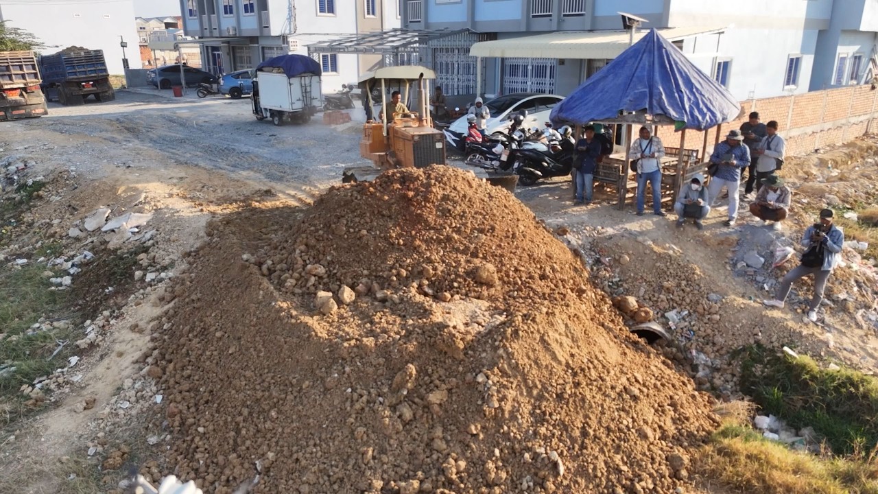 Started New Site! Skillful Land Filling Process Using Komatsu D31p Dozer & 6-Wheel Dump Trucks