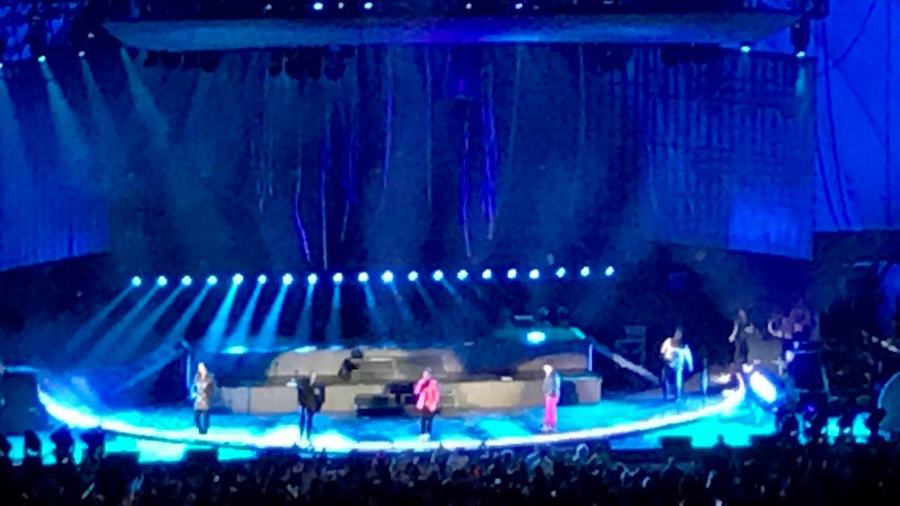 Backstreet Boys Surprise Performance at Hollywood Bowl | We Can Survive Oct 2016