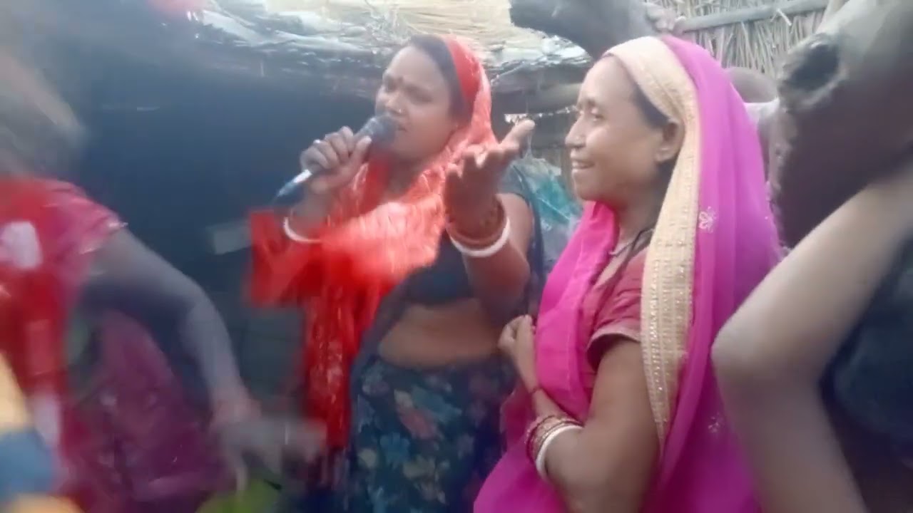 हां  अब्बा अब्बा ना ना दो भतीजे बाहो लोगे नाना दो सोहर गीत जरूर सुने इस प्रोग्राम देखनर हर महादेव 🙏