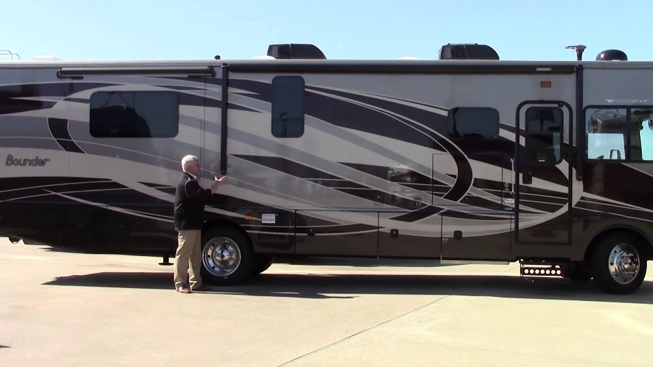 New 2015 Fleetwood Bounder 35K Class A Gas Motorhome RV - Holiday World of Houston & Las Cruces