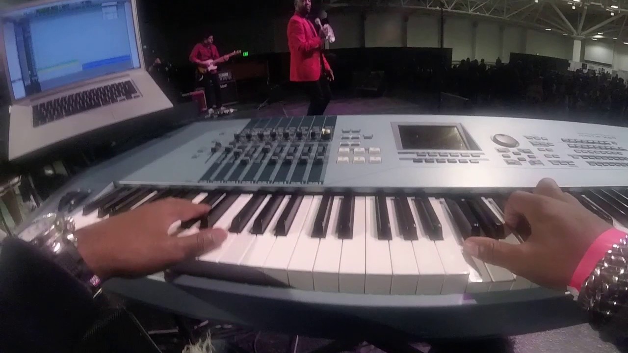 Mike Bereal Playing For Darnell Davis At Minneapolis Expo 11/15/2016 Pt 2