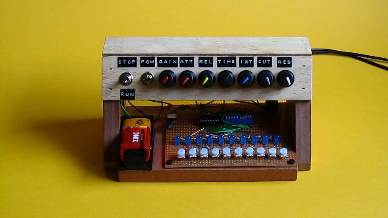 Step Sister first build - Mini sequencer controlled synthesizer - Featuring Daisy the cat