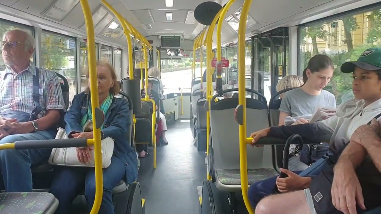 Autobus Wien (Dr. Richard) Linie 58B Hietzing U - Atzgersdorf S (über Rosenhügelstr.) am 26.07.2023