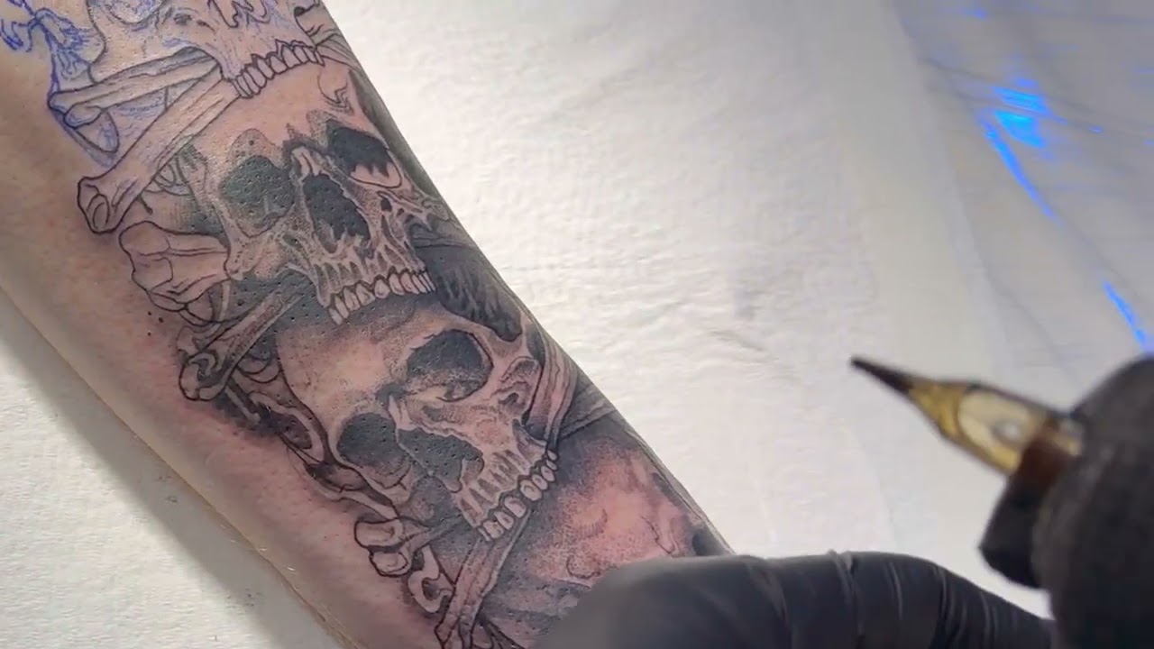 POV: TATTOOING BLACK AND GREY SKULLS