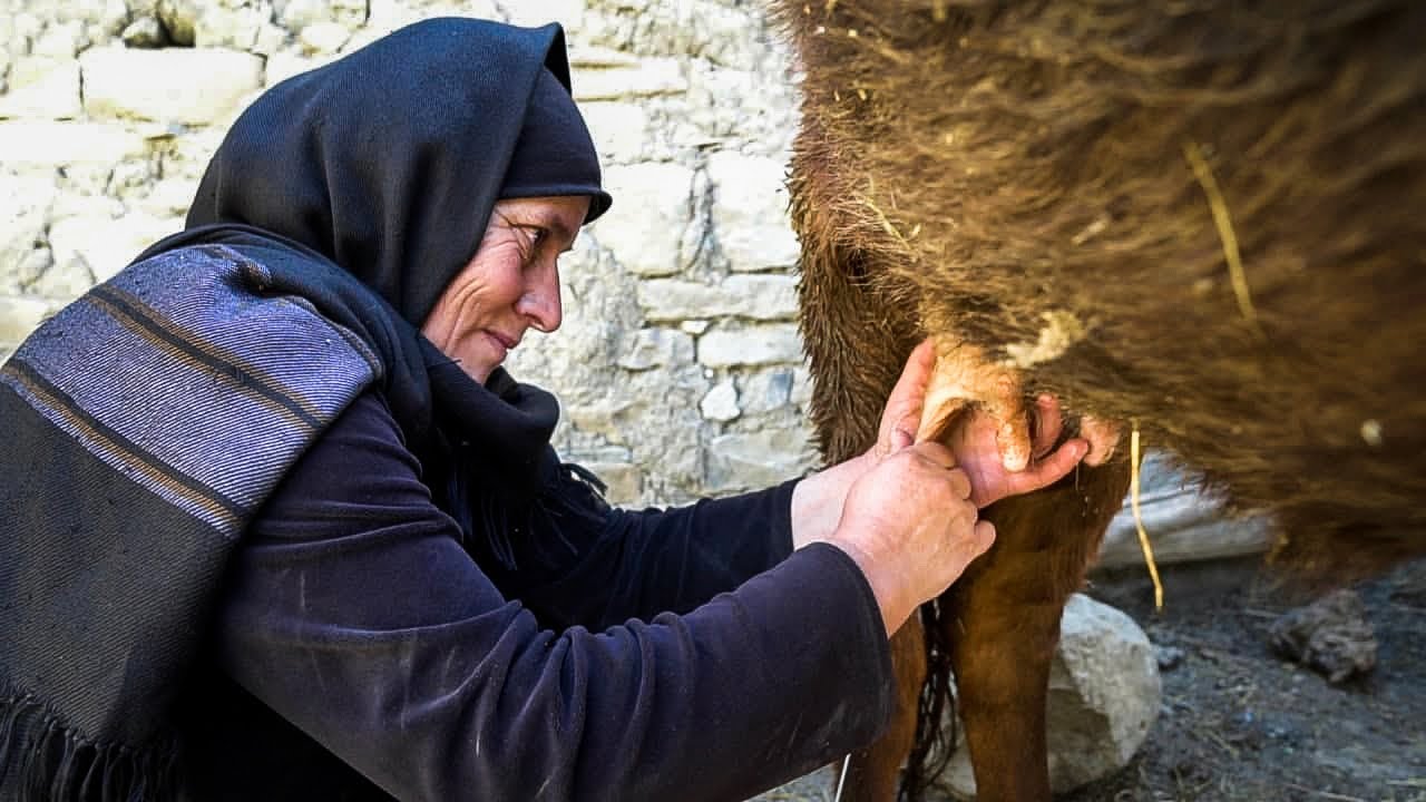 ПОСЛЕДНИЕ ЖИТЕЛИ заброшенного села ДАГЕСТАНА. РОССИЯ в наши дни.  звуки ASMR