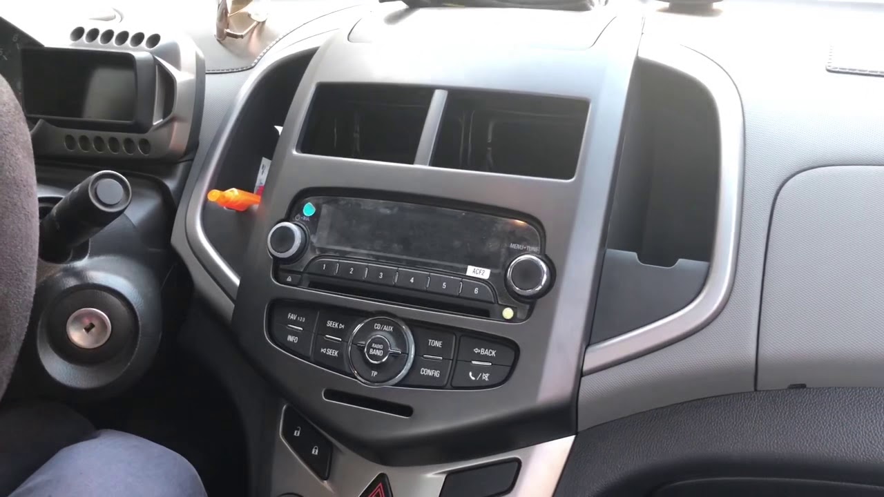 Chevrolet Aveo t300 снятие рамки и магнитолы