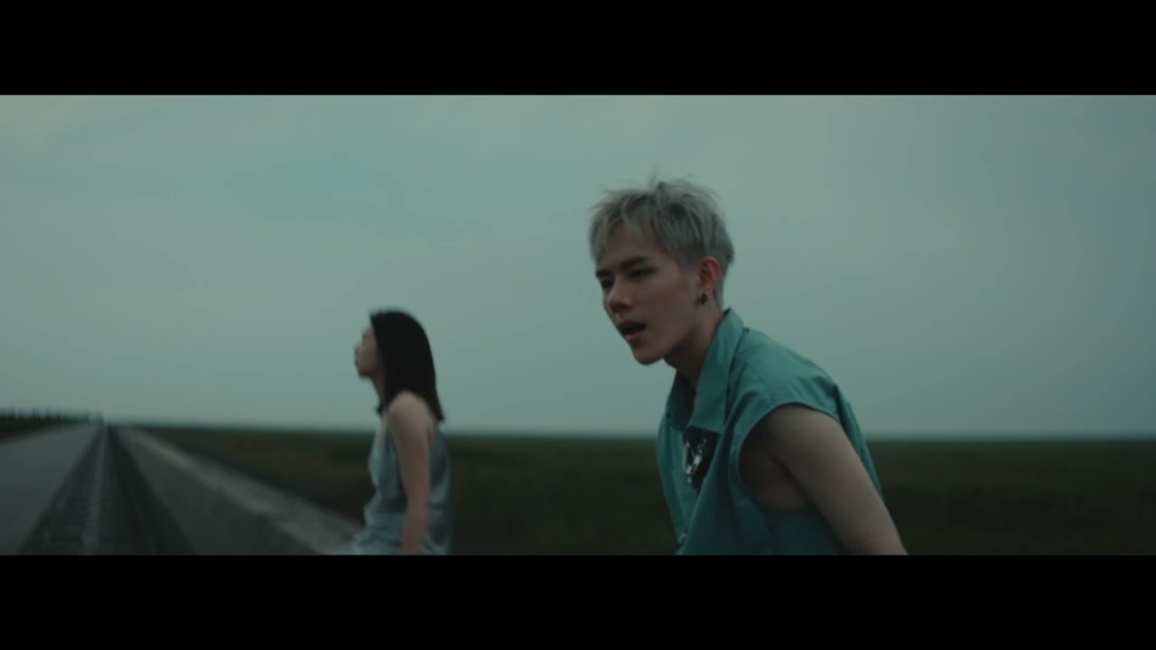 Hold Ma Hand（Official Music Video）