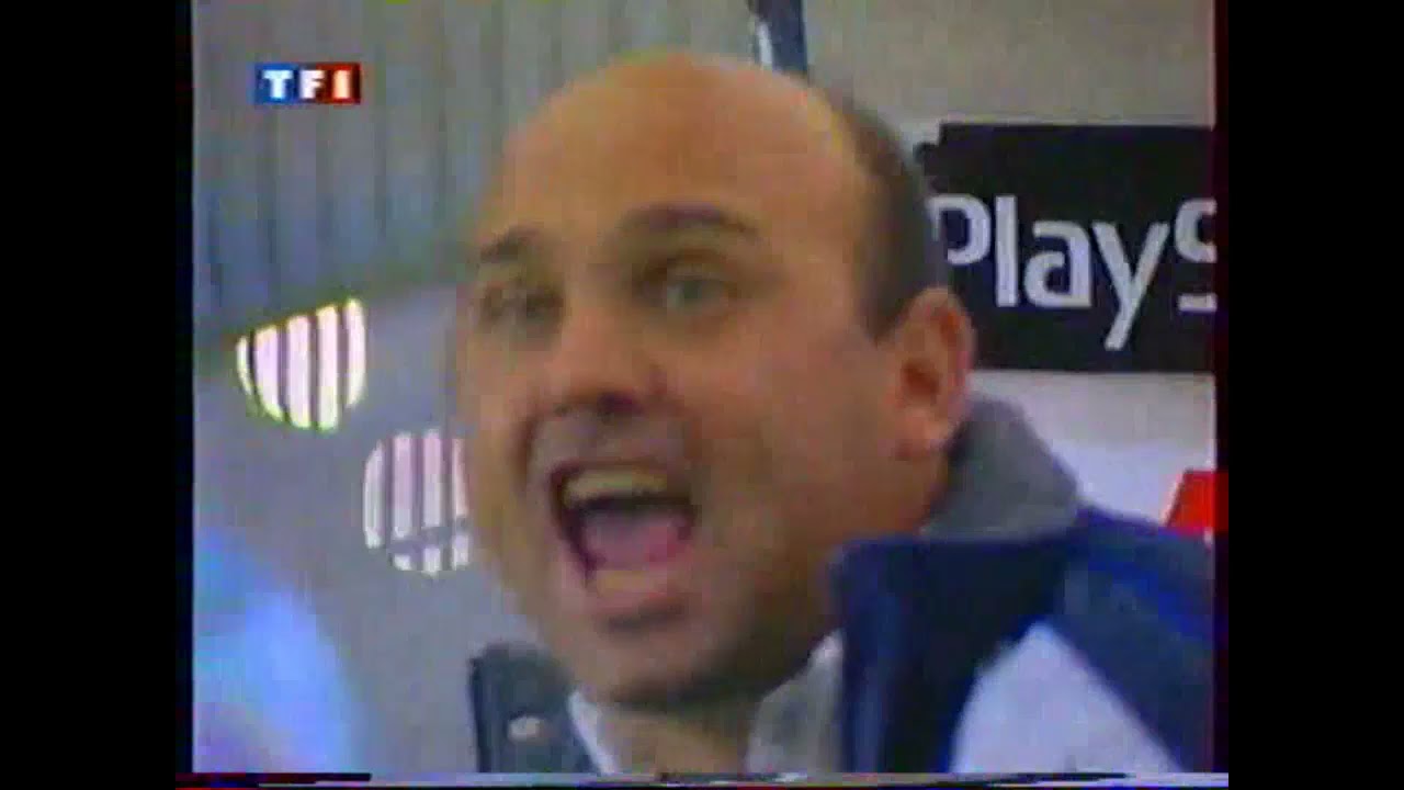 Frédéric Antonetti ses réactions sur le banc de touche en 1996 lors Montpellier Bastia