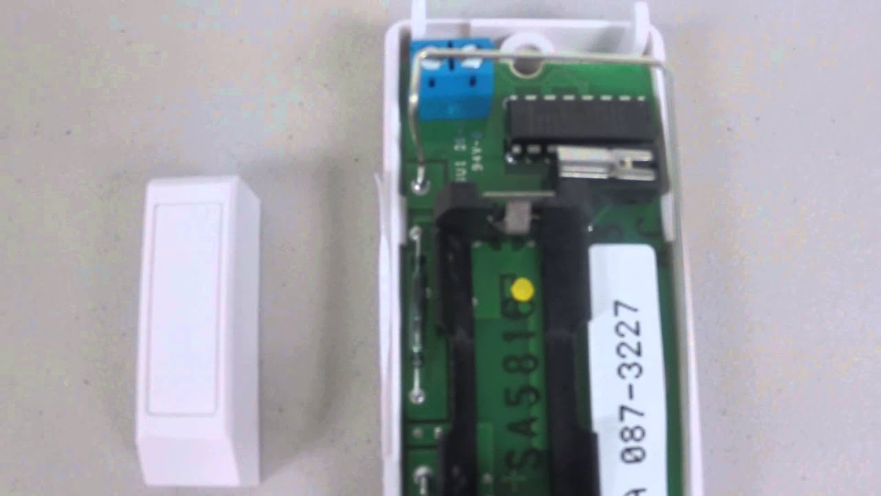 Honeywell 5816 : How to Change the Battery?