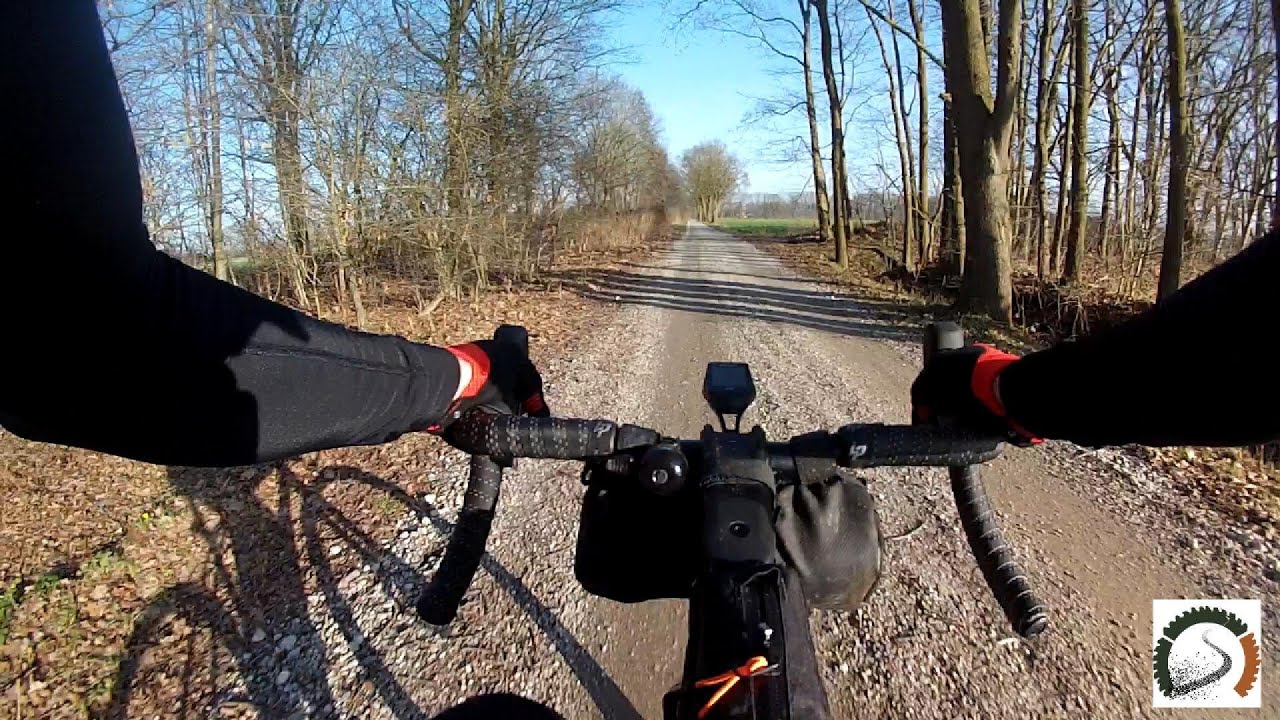 Gravelroute near 's Hertogenbosch crossing from Landgoed Haanwijk to de Maashorst nature reserve
