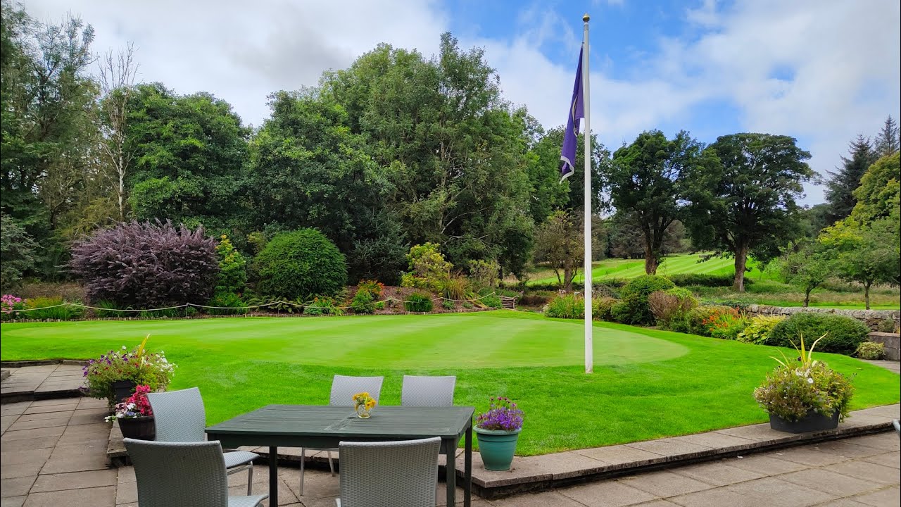 Lochwinnoch Golf Club - Playing the 2nd Hole (Par 5)