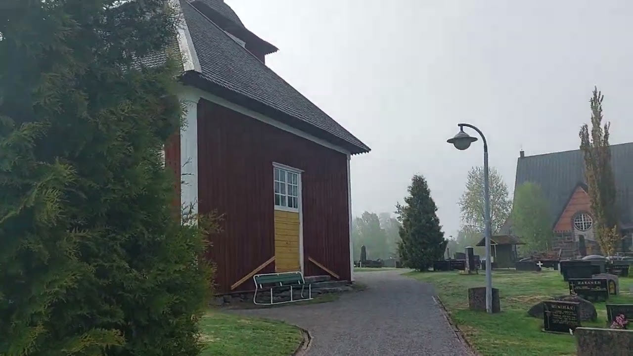 Pomarkun hautausmaalla.
