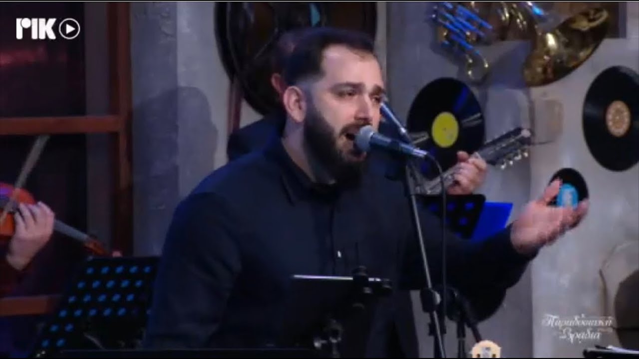 Τα Νιάτα & Ολόασπρον Πεζούνιν - Στέφανος Πελεκανής