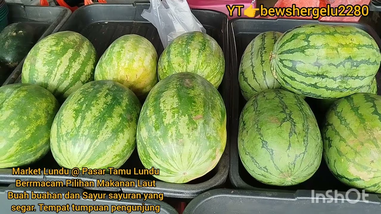 Explore Market Lundu.  Local producers sell fresh goods to consumers. #marketlundu #lundu #townlundu