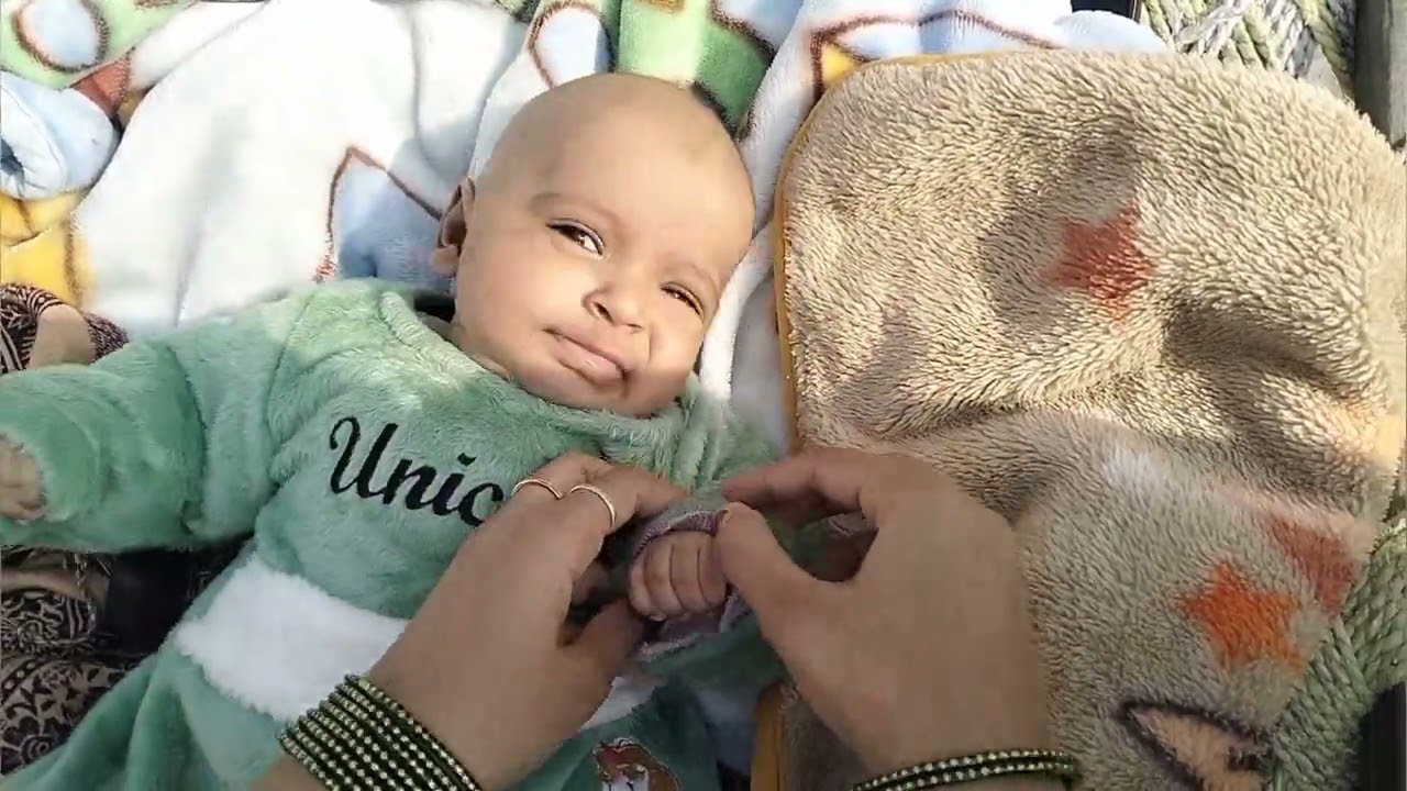 आज दिव्यांशी को नई ड्रेस पहनाई l दिव्यांशी कैसी लग रही है #cutebaby#newbornbaby #babyvlog#babyvideos