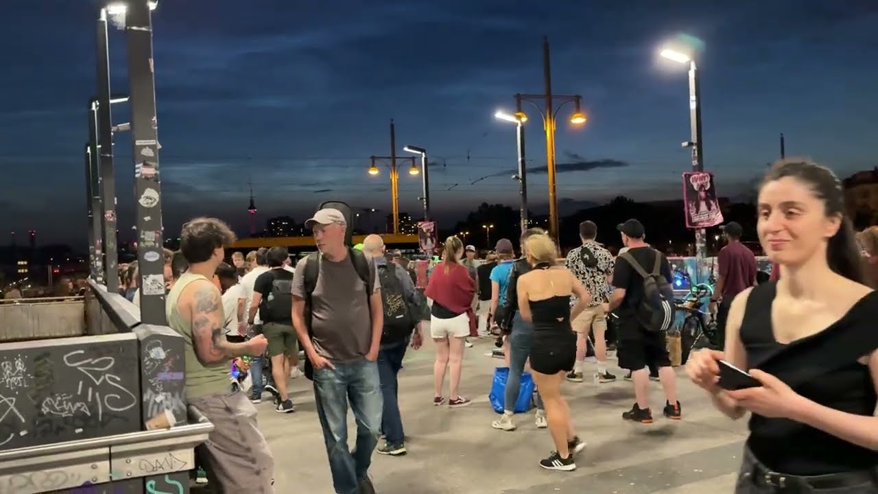 Techno Party auf der Warschauerstrasse! 😱🔥 Nachtleben in Berlin!