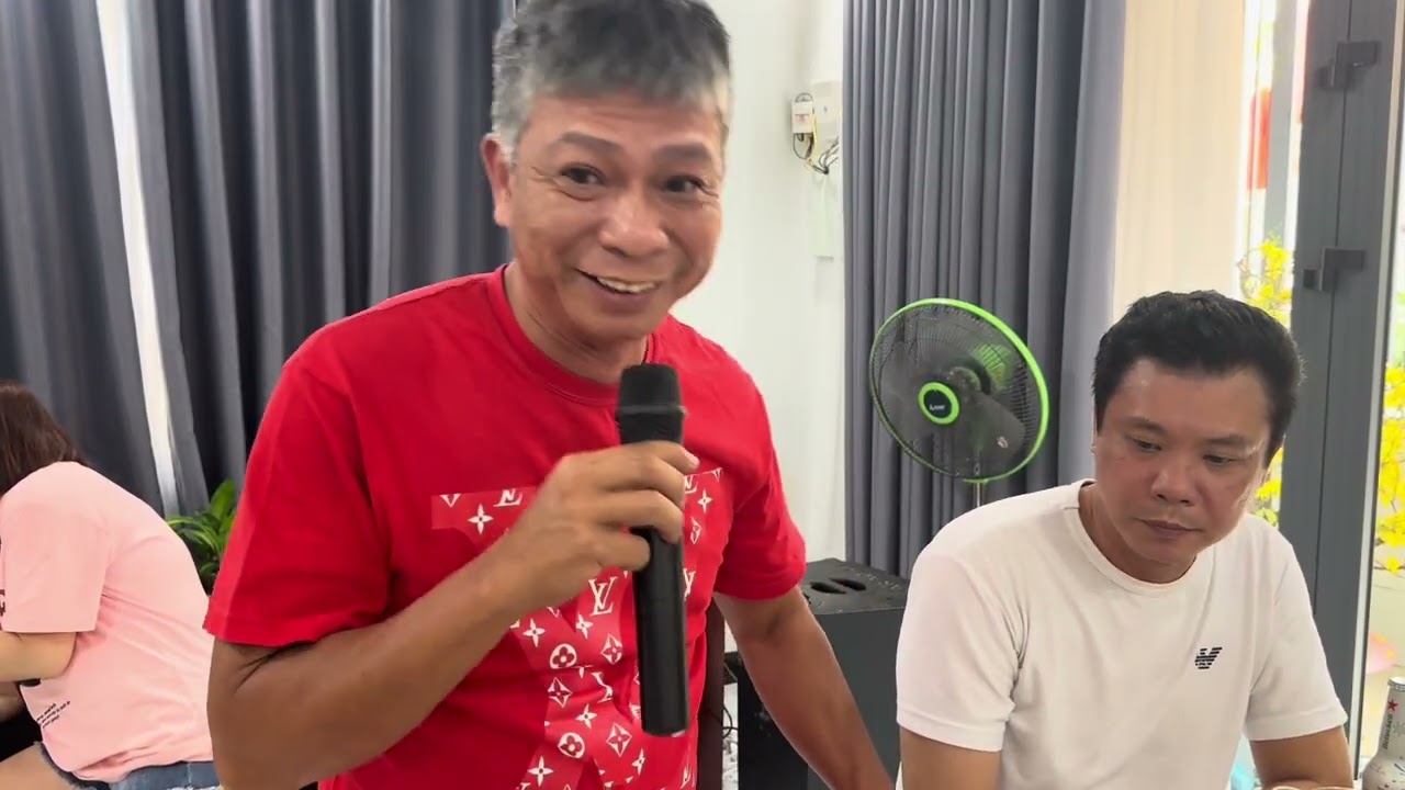 Mung 4 Tet den nha Long Ben quan 7 