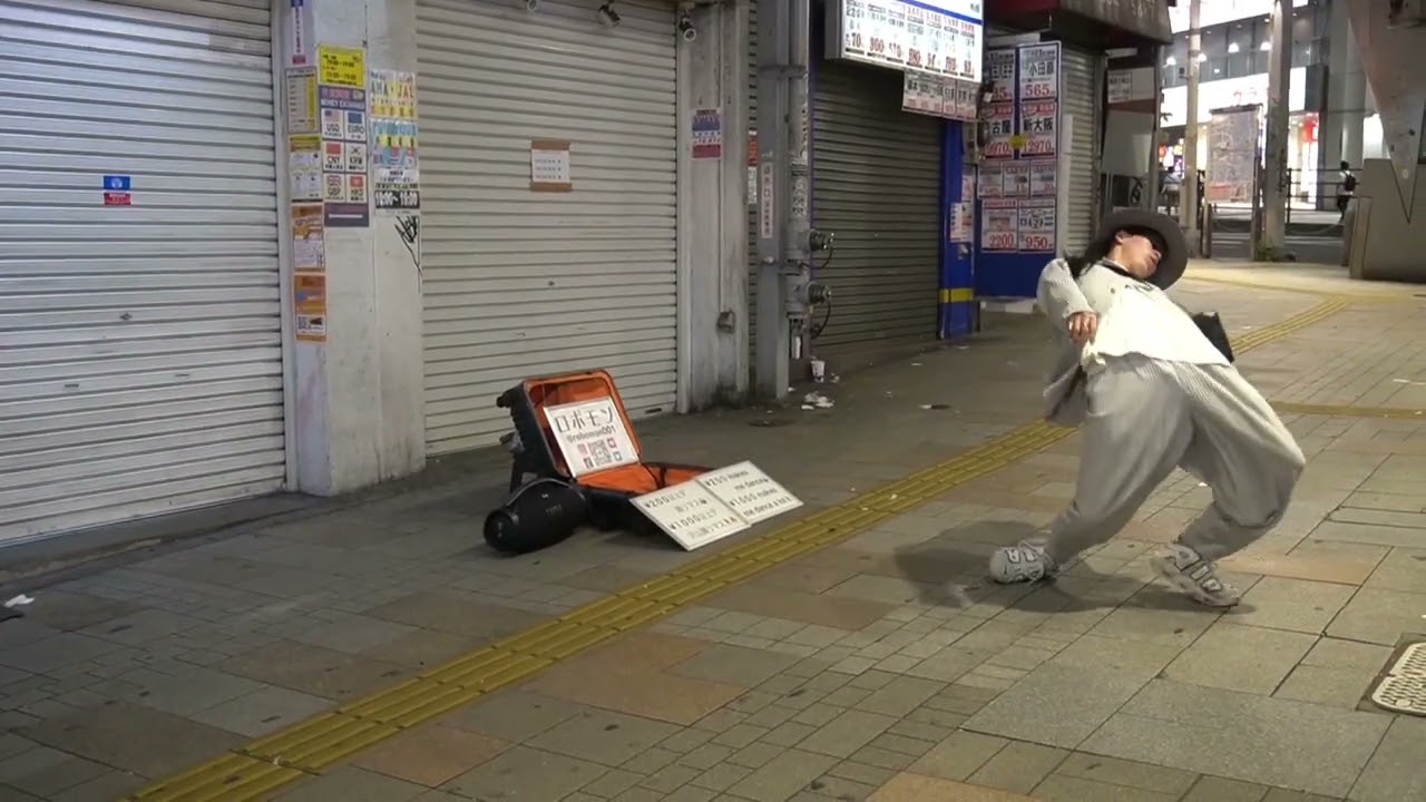 2023 28ストリートパフォーマー「ロボモン」
