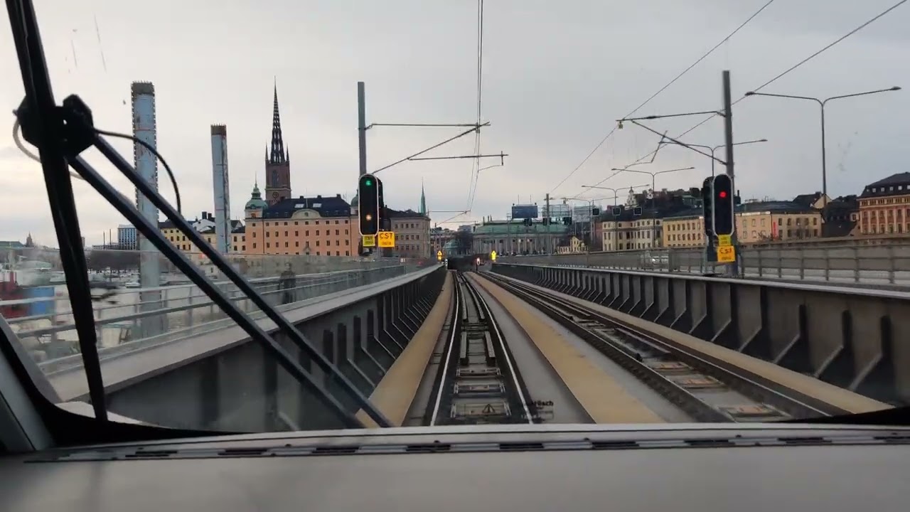 Stockholms Södra till Centralen över centralbron. 