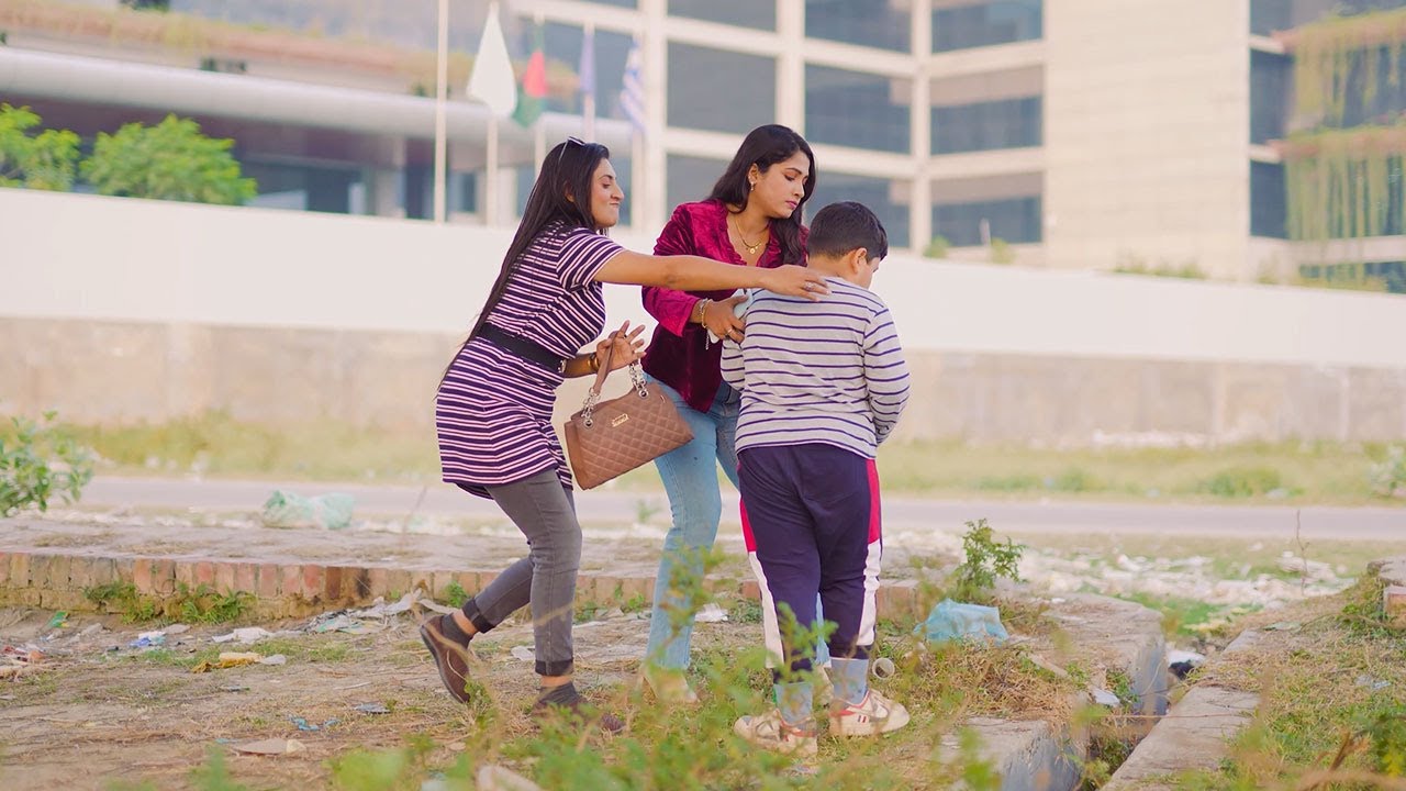 গরীব ছেলের সাথে বড়লোকের মেয়েদের এ কেমন আচরন। Motivational Story 2024