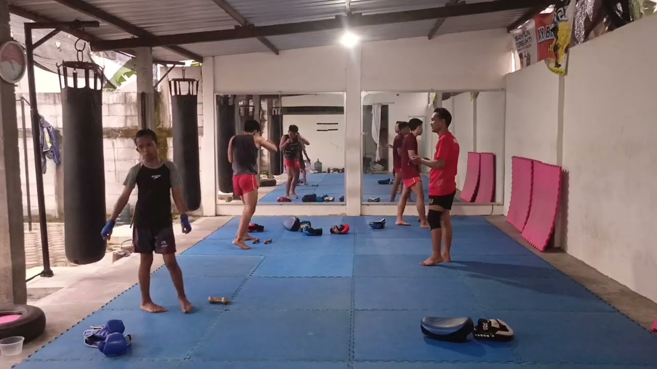 Hiburan sore kawan. #wushusanda #muaythai 