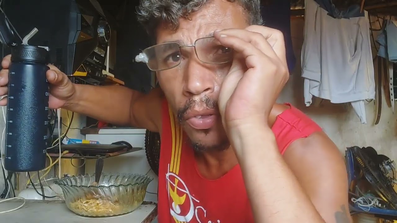 para aprender a voar.  no almoço temos asa de frango 🤭