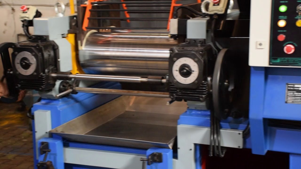 RUBBER MIXING MILL