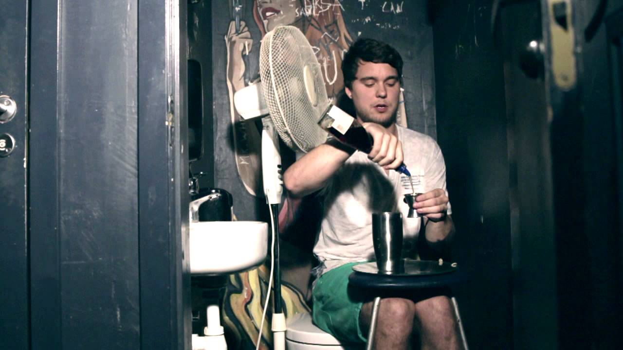 YZY baras. Videoblogas kalba Mantas
