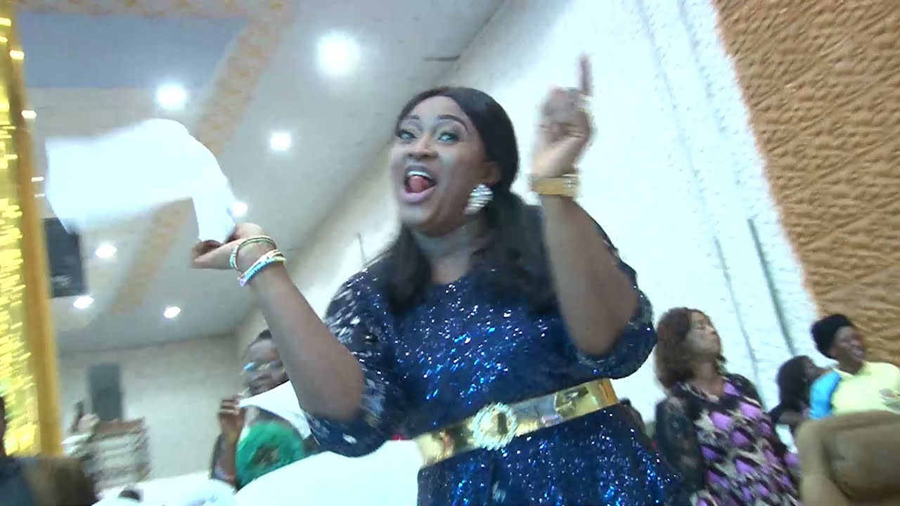 WATCH!  APOSTLE SULEMAN'S WIFE NEW DANCE STEPS