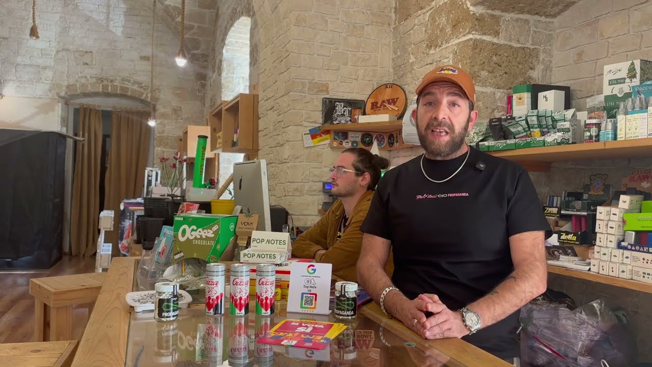 Cannabis light, stretta del governo. La rabbia di un negoziante di Bitonto: “Così chiudiamo”