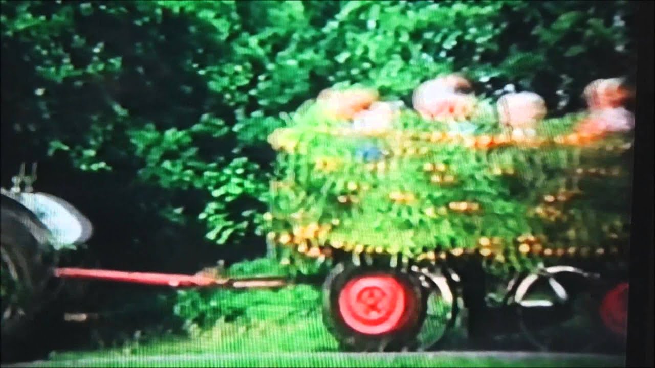 optocht versierde wagens Eesveen juli 1970