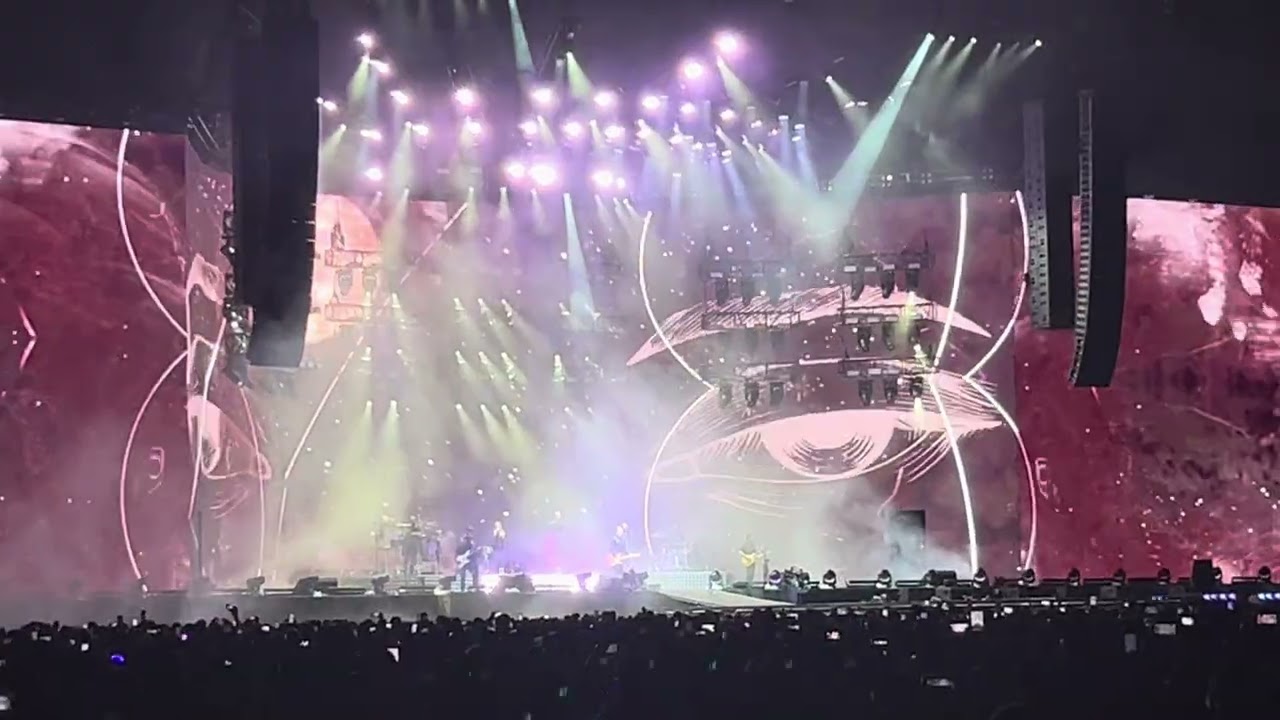 Mentón abajo en vivo, estadio GNP, José Madero 