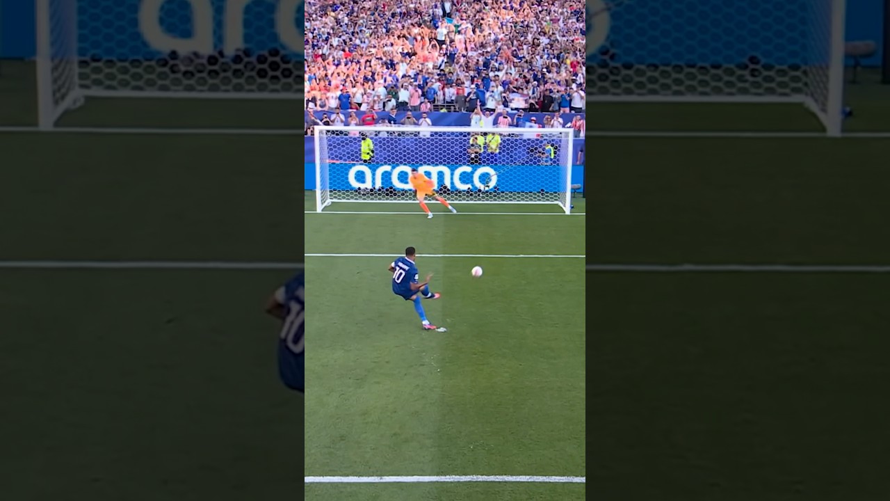 Mbapp&eacute; nets his 19th FIFA World Cup goal for France! 🤩🇫🇷 #FIFAWorldCupOnYT