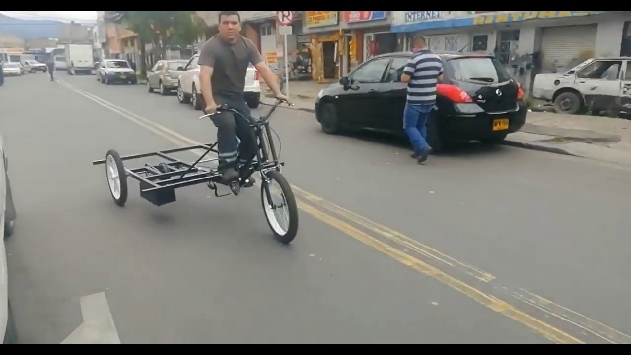 Triciclo de carga con motor el&eacute;ctrico