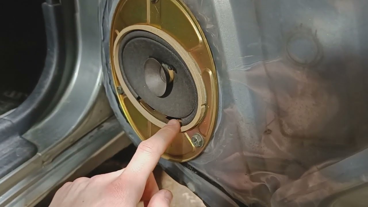 Nissan Sunny N14 Front Door Speaker Replacement