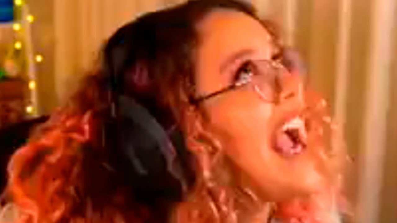 MAETHE IMITA CELLBIT E CHAT VAI &Agrave; LOUCURA