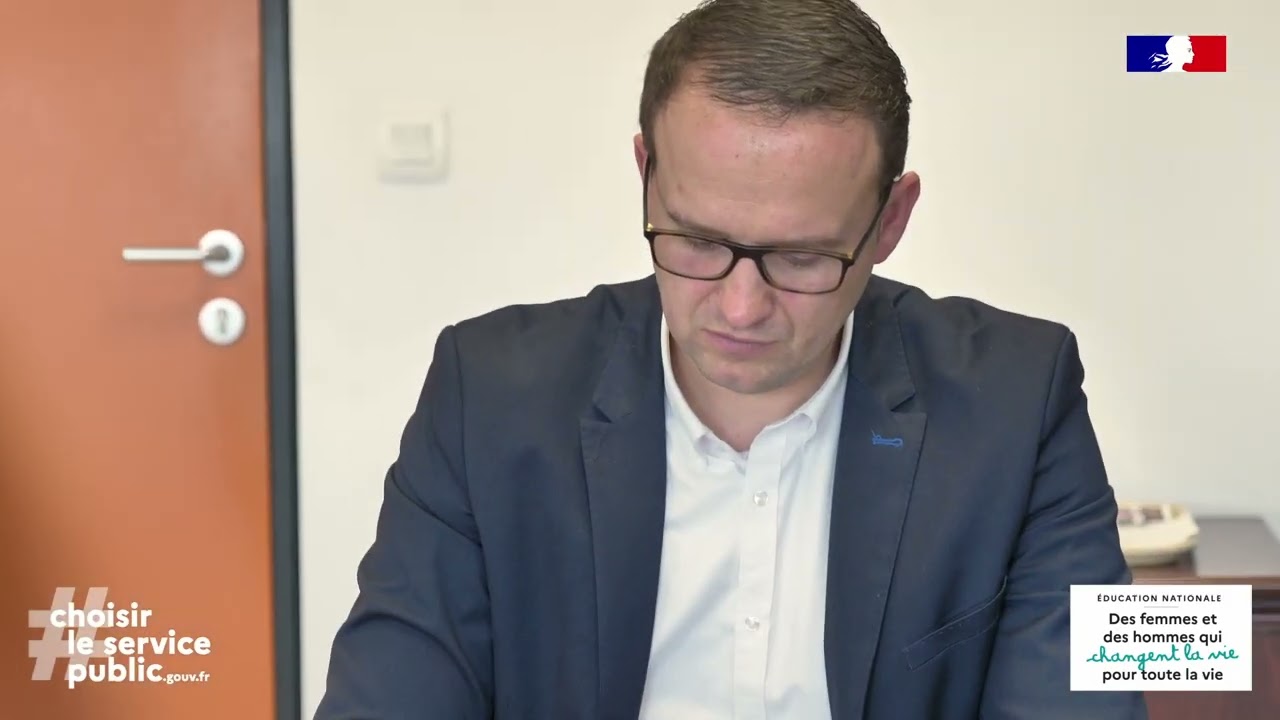 Arbër, secrétaire général d'un collège