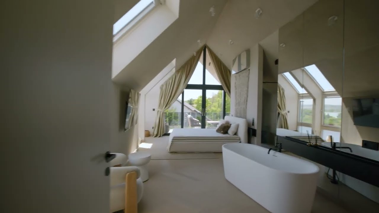 Contemporary Lakeside Living in Tihany