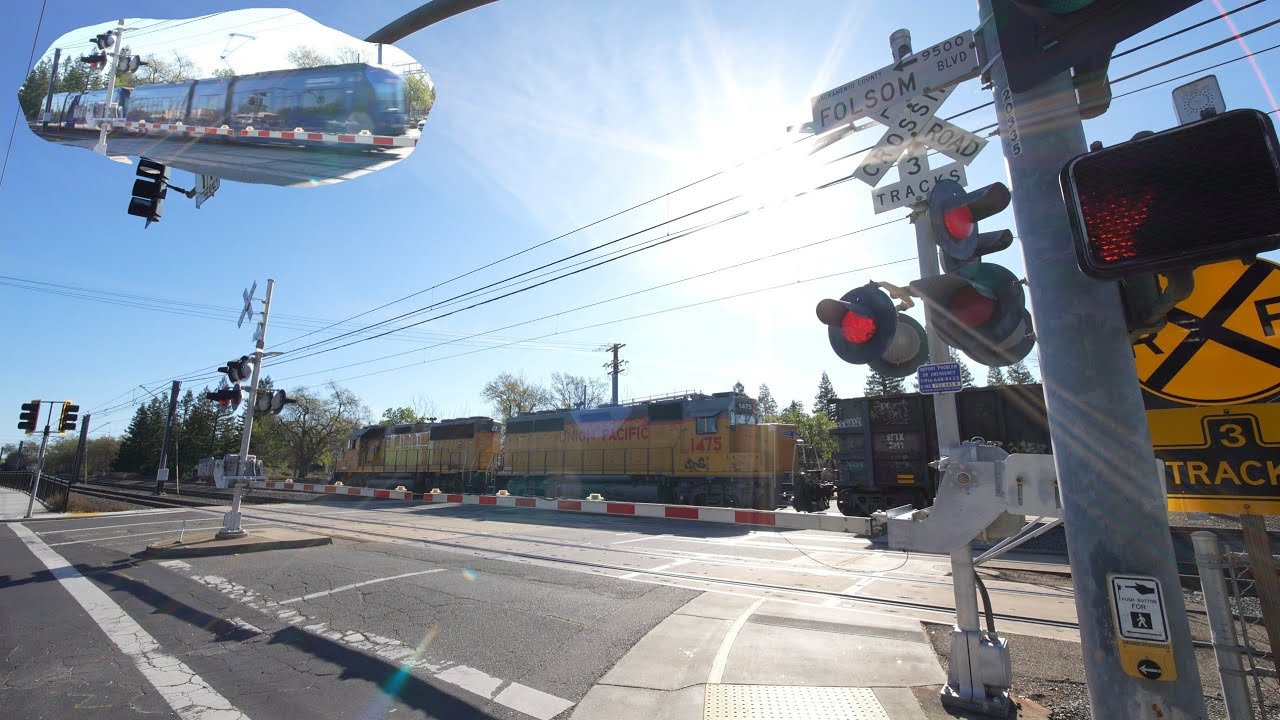 UP 1109 Florin Flyer Local & SacRT Light Rail | Butterfield Wy. Railroad Crossing, Sacramento CA
