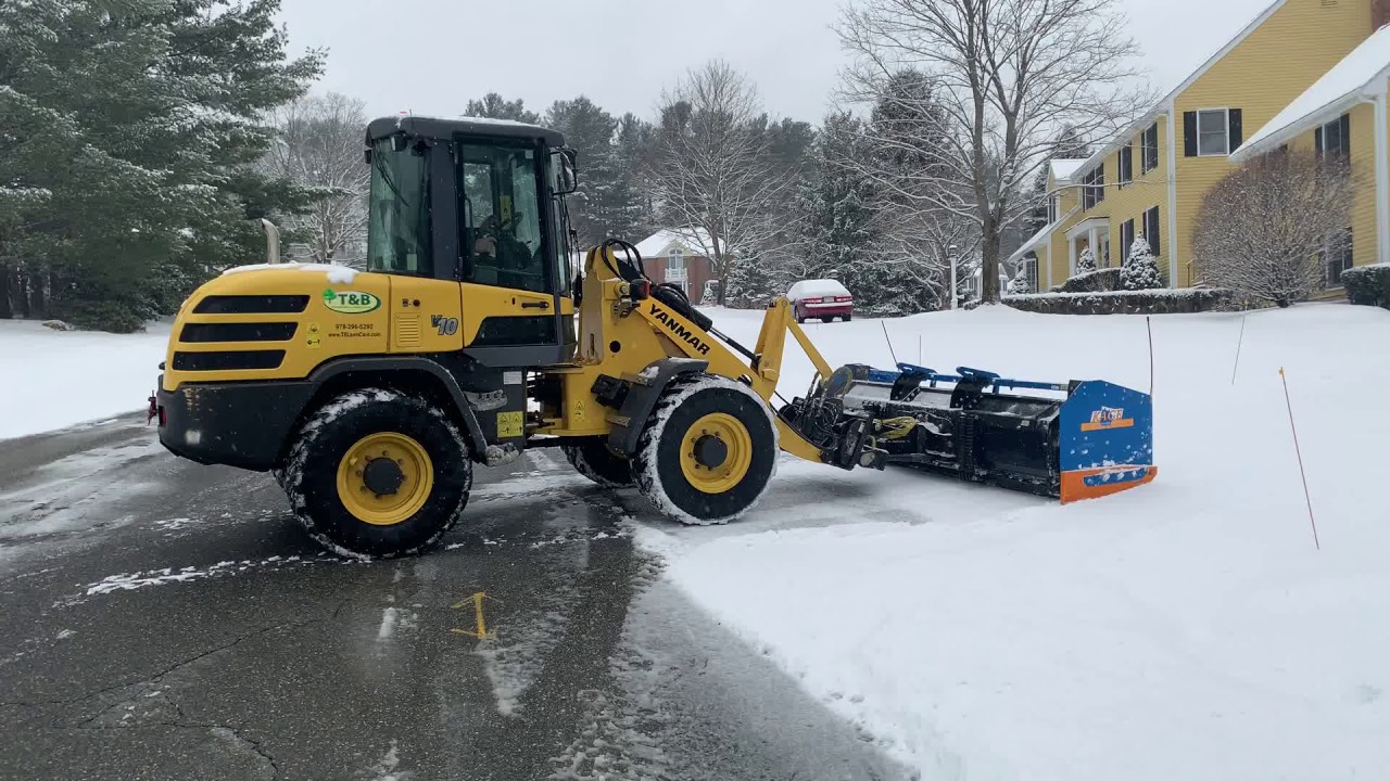 T&B Landscaping - plowing driveway w/ Yanmar V10 loader and kage plow