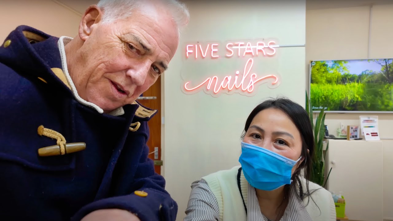 I GOT A PEDICURE - MICHAEL BARRYMORE VLOGS