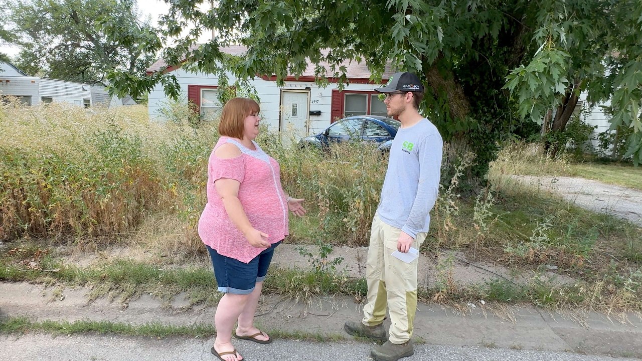Шерифу пришлось вмешаться &mdash; её машина была там, а её самой там не было.