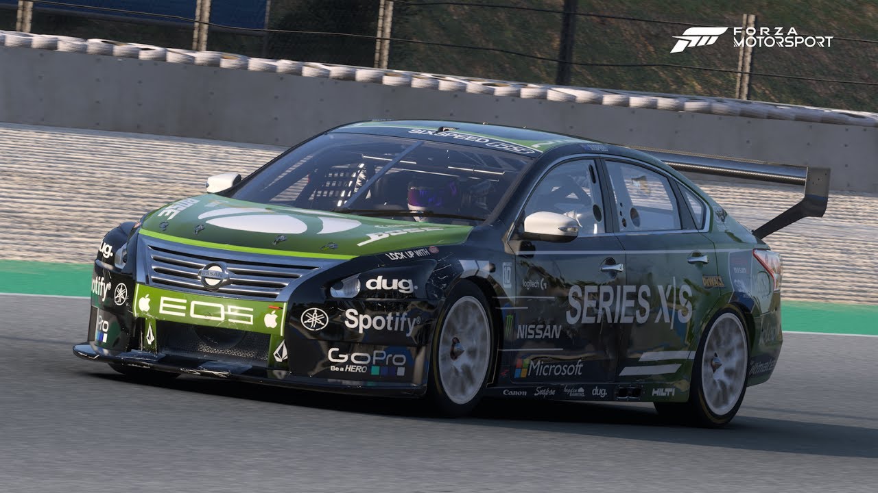 Forza Motorsport Nissan Altima V8supercar Racing Around Circuit de Catalunya